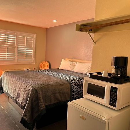 California Inn Hotel And Suites Adelanto Us 395 Εξωτερικό φωτογραφία