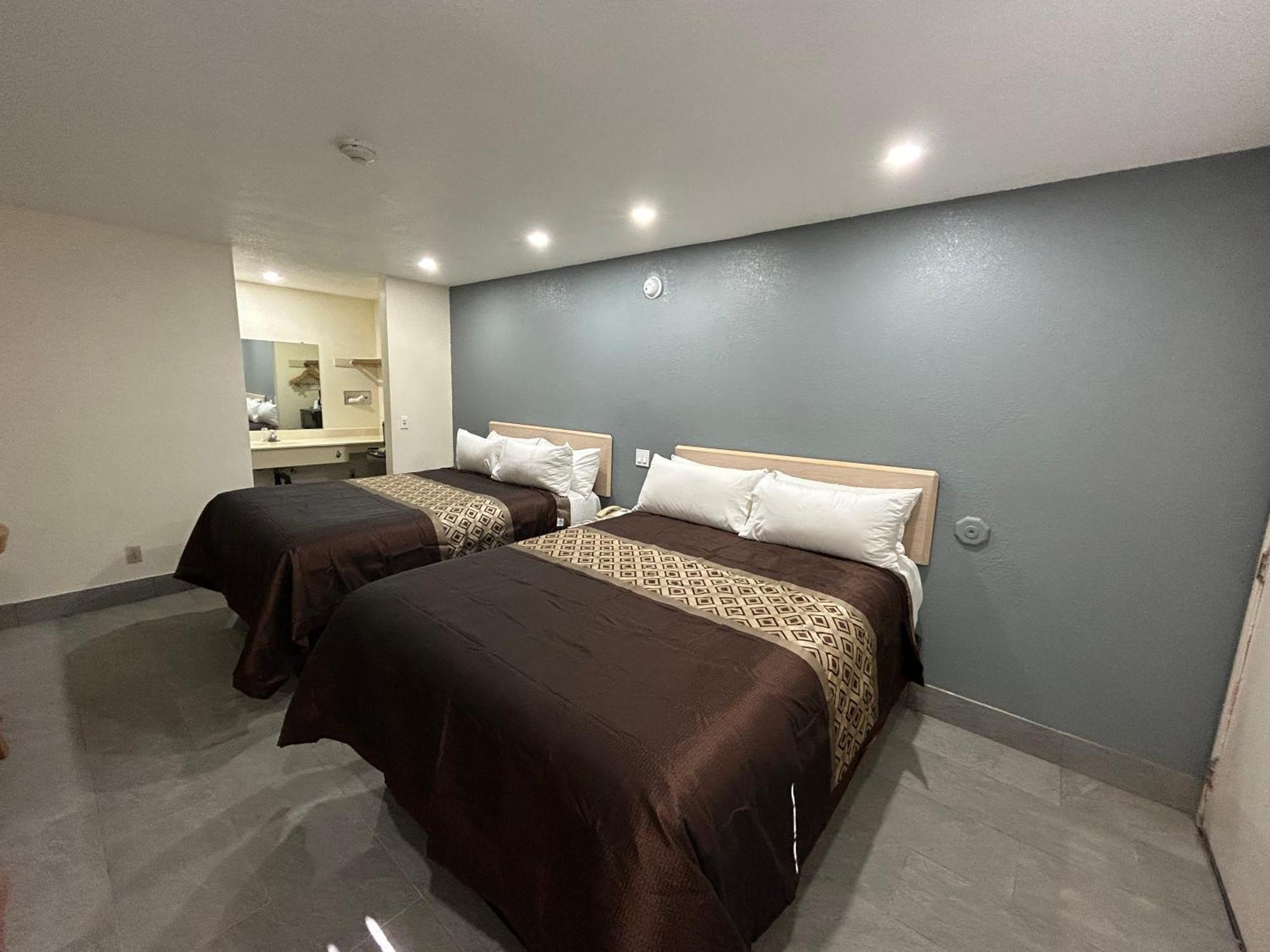 California Inn Hotel And Suites Adelanto Us 395 Εξωτερικό φωτογραφία