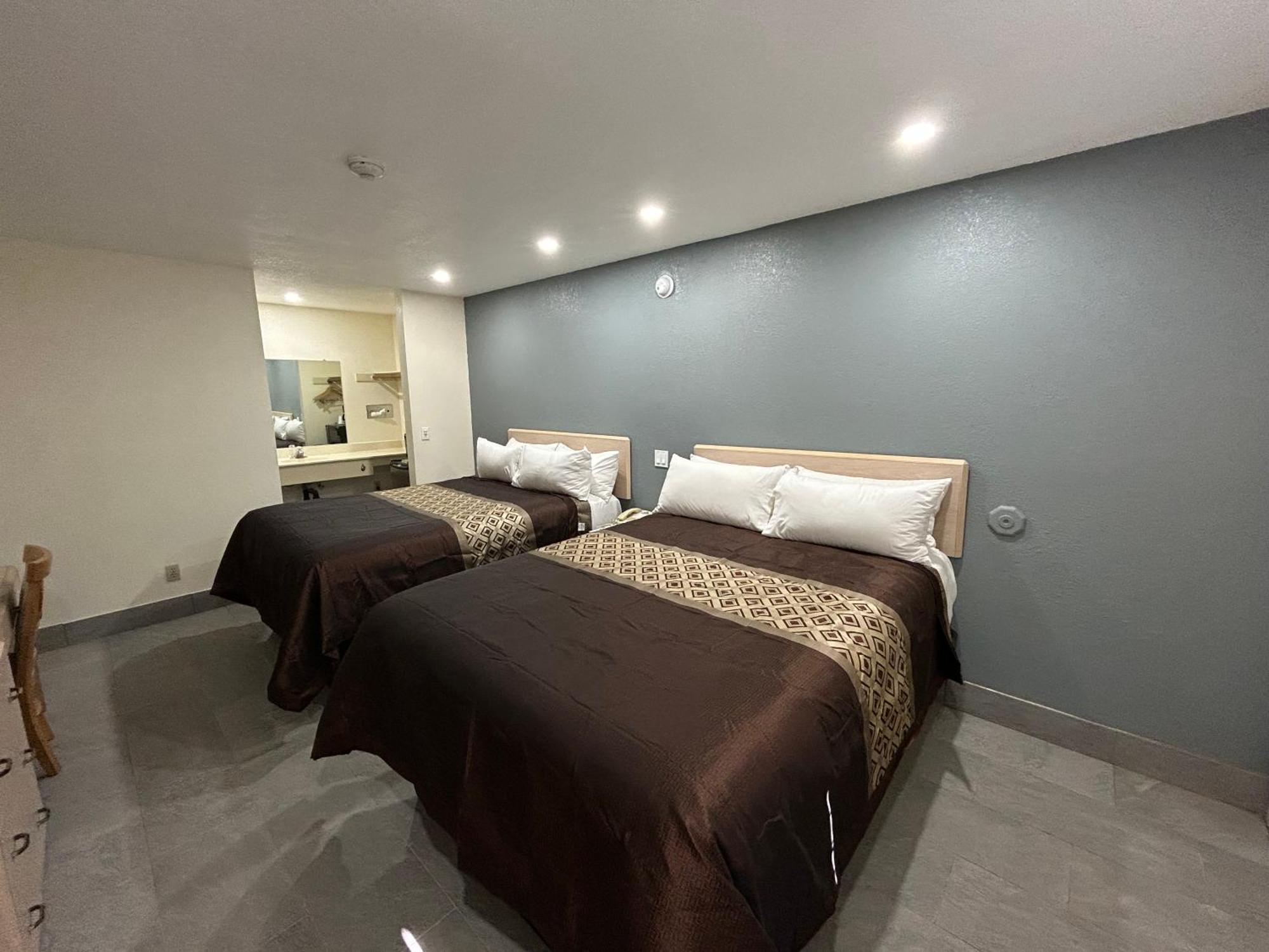 California Inn Hotel And Suites Adelanto Us 395 Εξωτερικό φωτογραφία