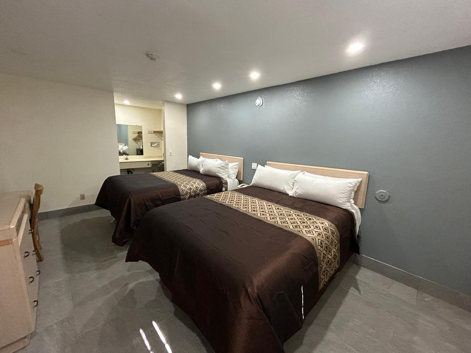 California Inn Hotel And Suites Adelanto Us 395 Εξωτερικό φωτογραφία