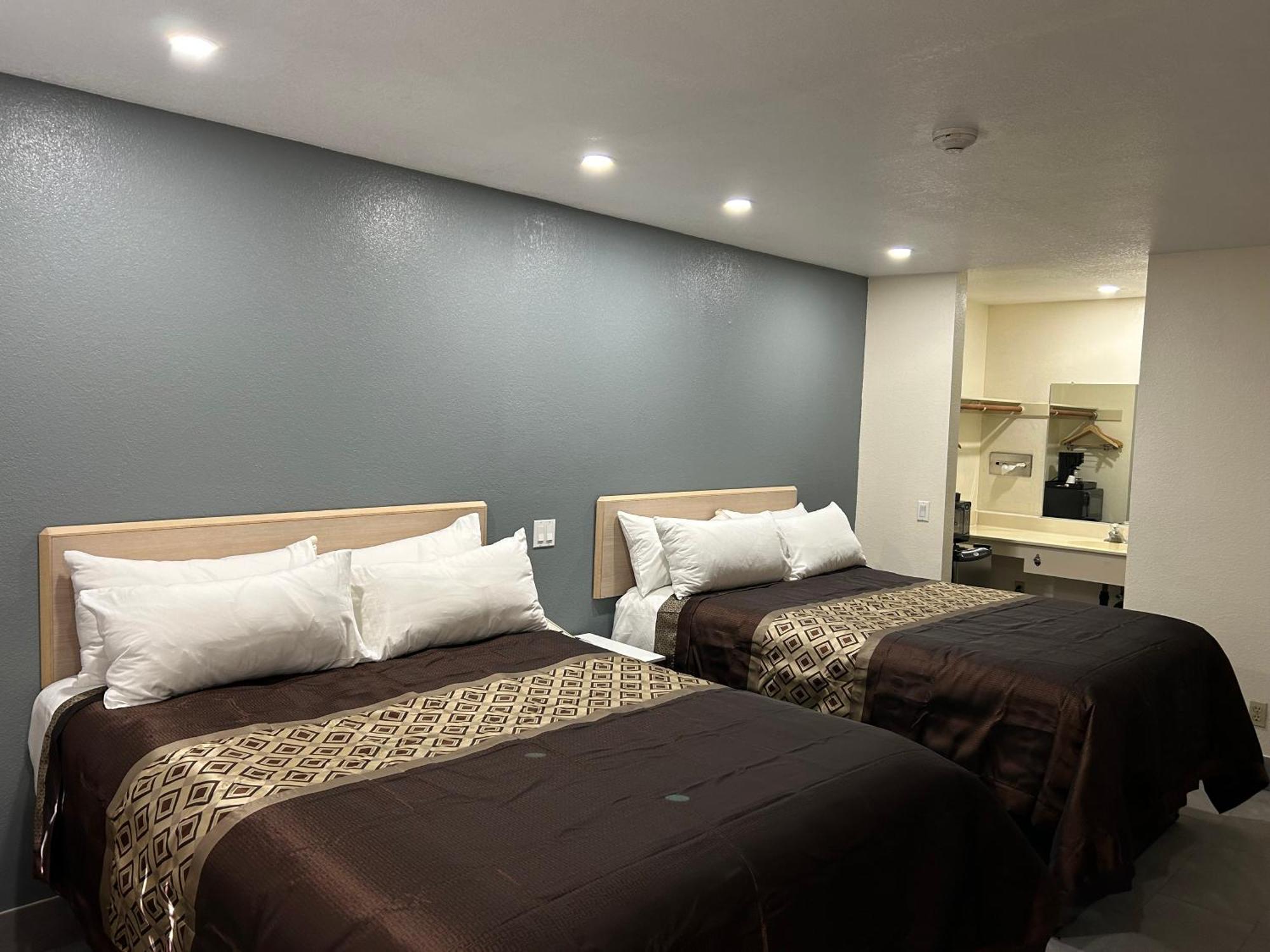 California Inn Hotel And Suites Adelanto Us 395 Εξωτερικό φωτογραφία