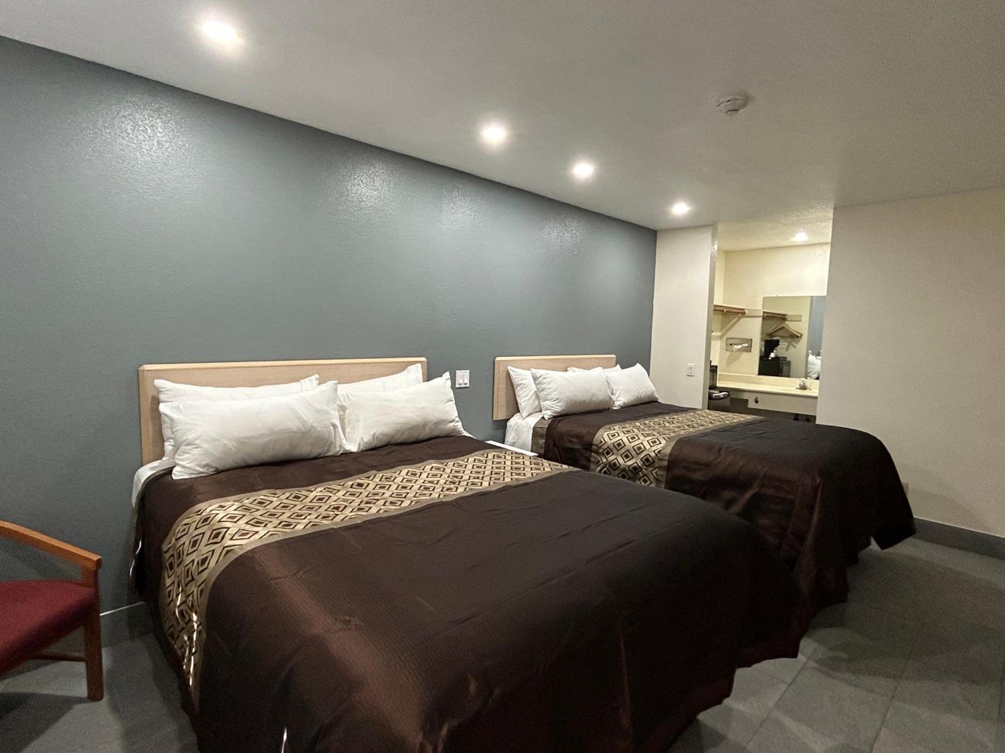 California Inn Hotel And Suites Adelanto Us 395 Εξωτερικό φωτογραφία