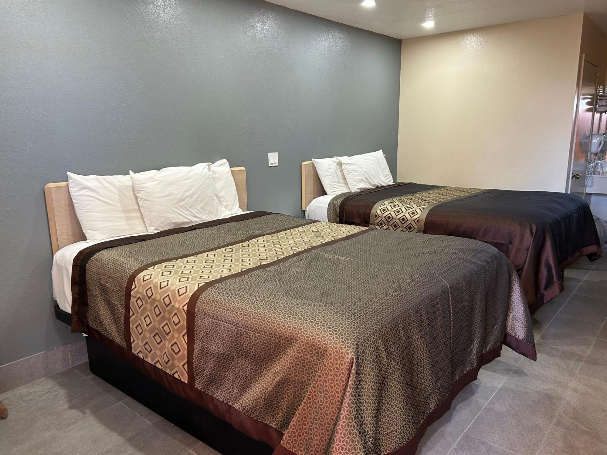 California Inn Hotel And Suites Adelanto Us 395 Εξωτερικό φωτογραφία