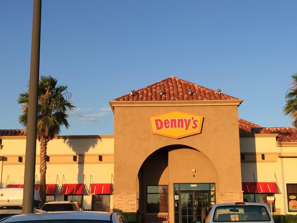 California Inn Hotel And Suites Adelanto Us 395 Εξωτερικό φωτογραφία