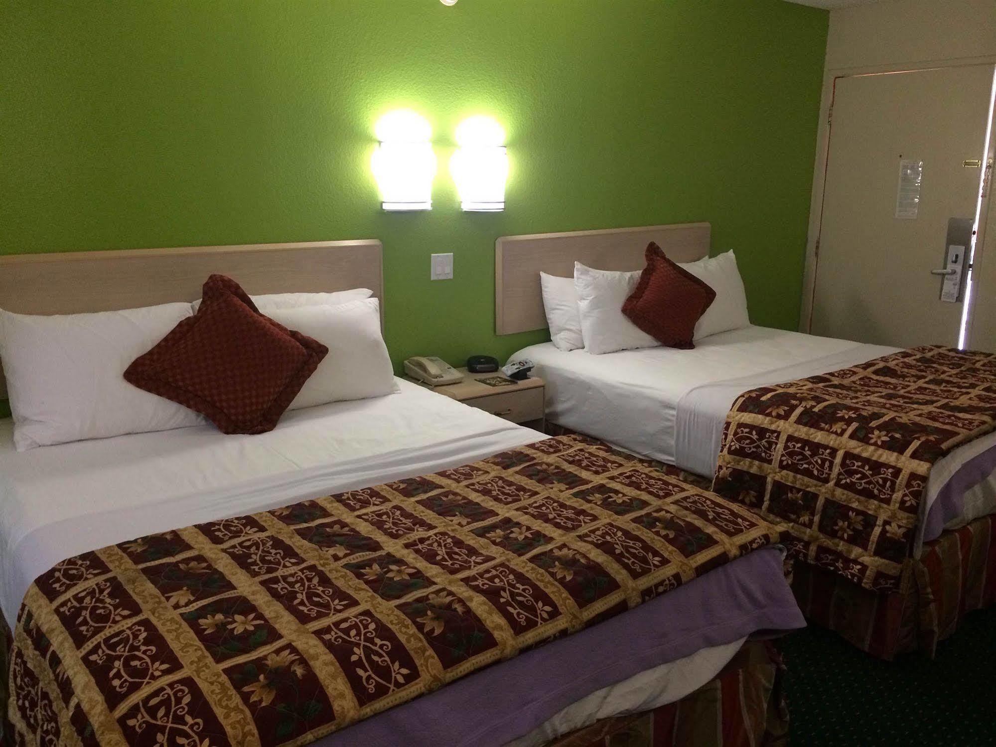 California Inn Hotel And Suites Adelanto Us 395 Εξωτερικό φωτογραφία