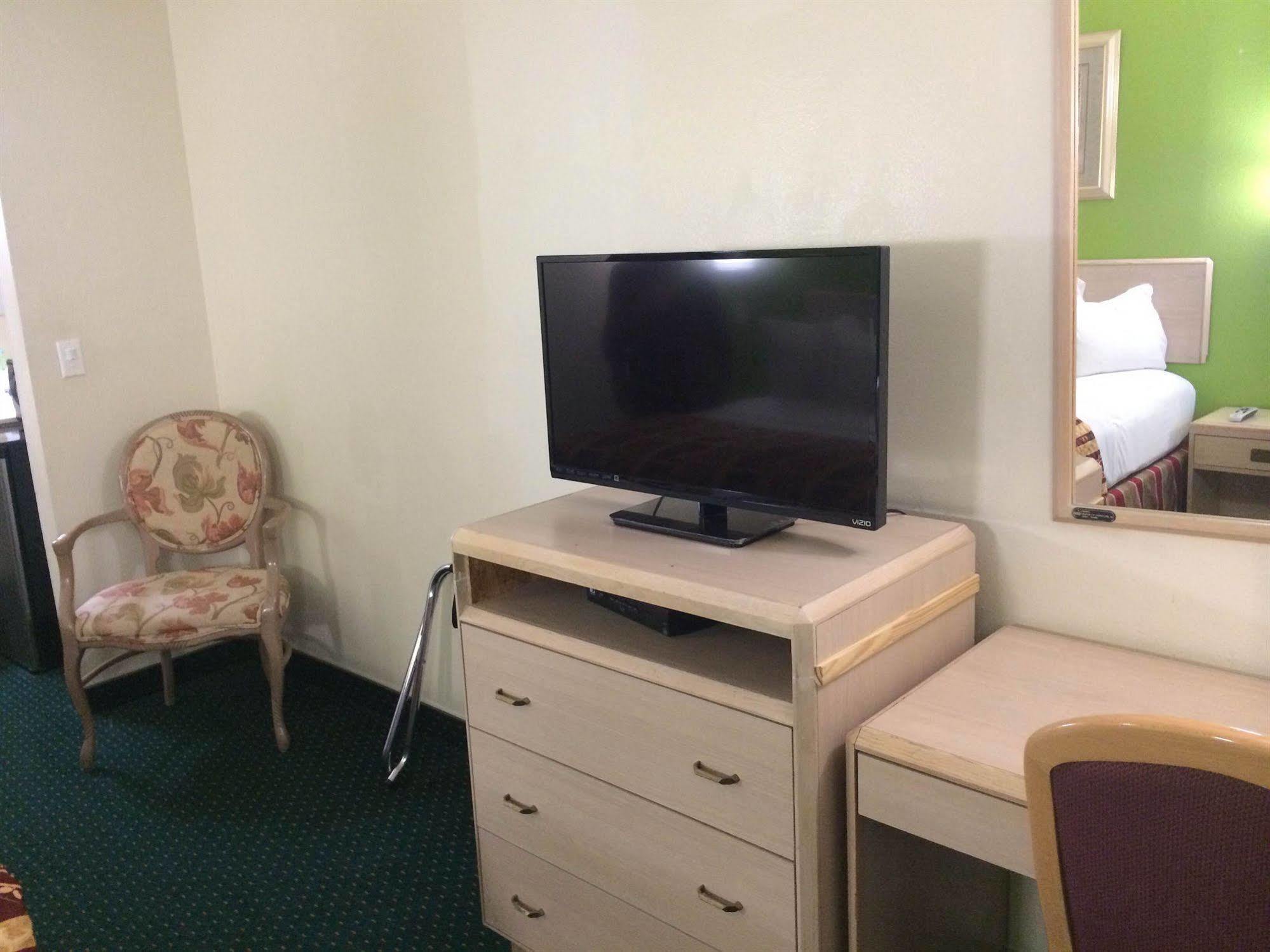 California Inn Hotel And Suites Adelanto Us 395 Εξωτερικό φωτογραφία